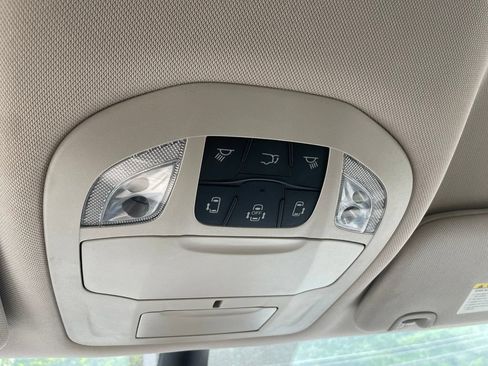 Used 2023 Chrysler Pacifica Touring-L AWD/4WD image 21