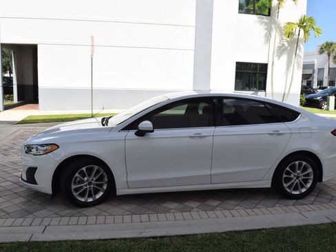 Used 2020 Ford Fusion SE FWD image 4