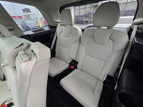 Used 2022 Volvo XC90 T5 Momentum w/ Advanced Package AWD/4WD image 17