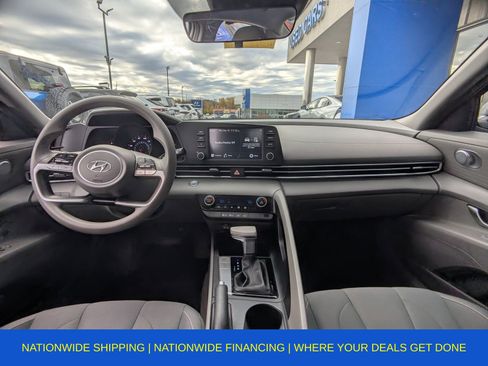 Used 2022 Hyundai Elantra SEL image 20