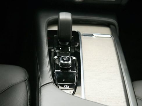 Certified 2025 Volvo V90 B6 Cross Country Plus AWD/4WD image 29