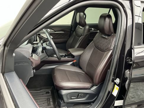 Certified 2025 Ford Explorer Platinum w/ Ultimate Package AWD/4WD image 11