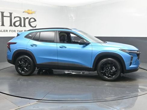New 2026 Chevrolet Trax LT w/ Sunroof Package FWD image 27