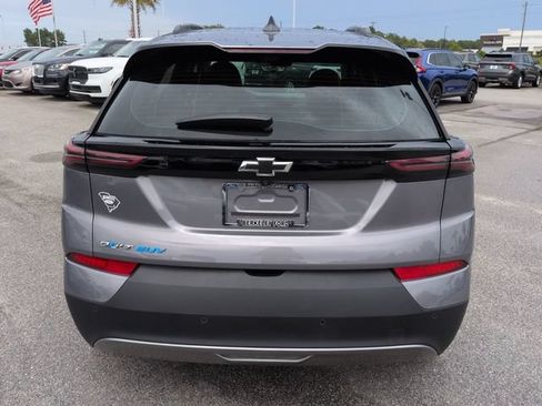 Used 2023 Chevrolet Bolt EUV Premier w/ Sun & Sound Package FWD image 5
