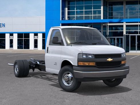 New 2025 Chevrolet Express 3500 w/ Power Convenience Package image 8