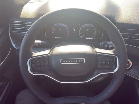 Used 2024 Jeep Wagoneer Series II image 20