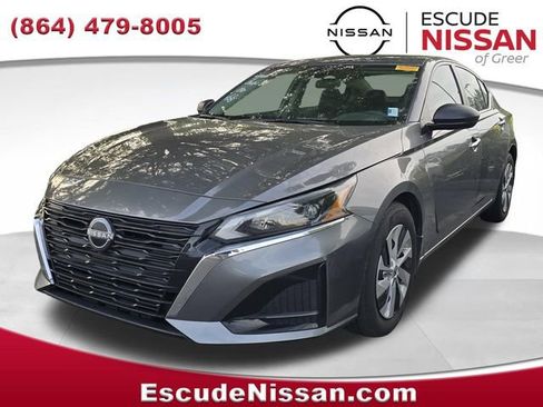 Certified 2024 Nissan Altima 2.5 S FWD image 3