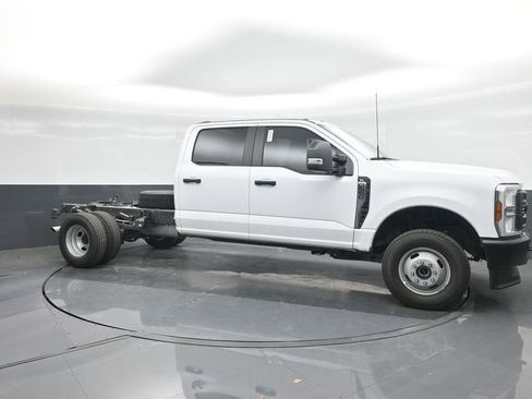 New 2025 Ford F350 XL AWD/4WD image 11