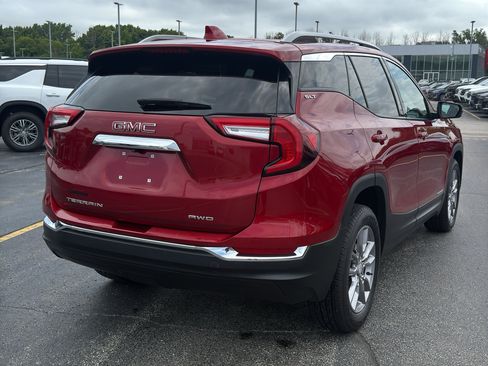 Certified 2022 GMC Terrain SLT AWD/4WD image 5