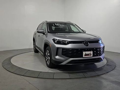 New 2026 Volkswagen Tiguan S image 8