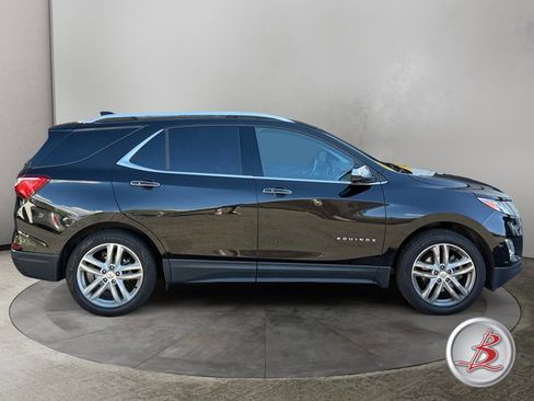 Used 2022 Chevrolet Equinox LS AWD/4WD image 8