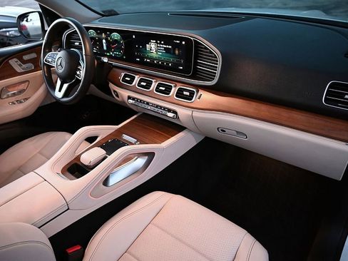 Certified 2022 Mercedes-Benz GLE 450 4MATIC image 9