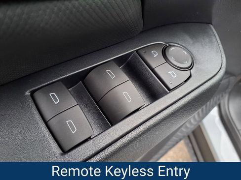 New 2026 Chevrolet Equinox EV LT image 6