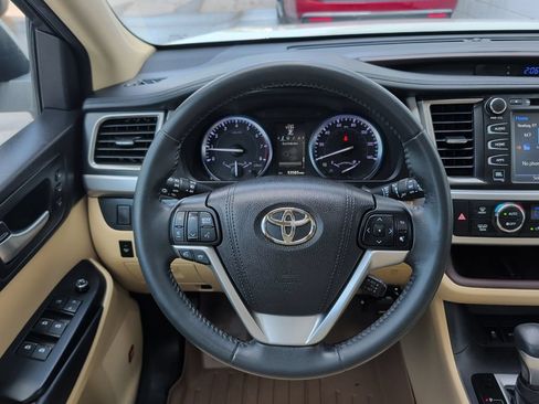 Used 2016 Toyota Highlander Limited FWD image 19