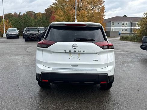New 2026 Nissan Rogue SV image 5