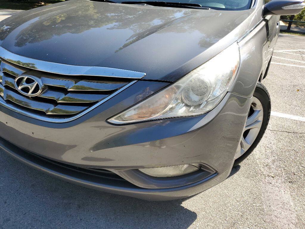 Used 2011 Hyundai Sonata Limited FWD image 10