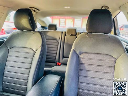 Used 2019 Ford Fusion SE image 26