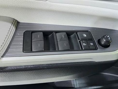 Used 2025 Toyota Sienna XLE w/ XLE Plus Package AWD/4WD image 20