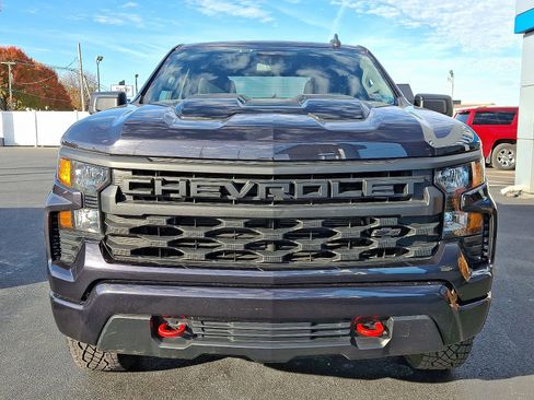 Used 2024 Chevrolet Silverado 1500 Custom Trail Boss w/ LPO, Dark Essentials Package image 2