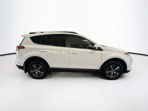 Used 2018 Toyota RAV4 XLE w/ Plus Extra Value Package AWD/4WD image 10