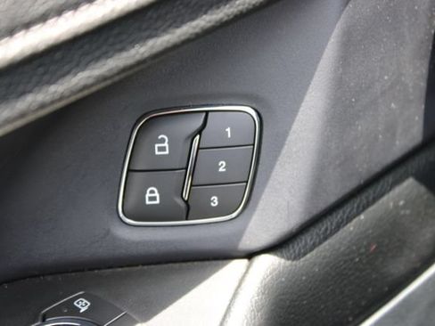 Used 2021 Ford Expedition XLT RWD image 16