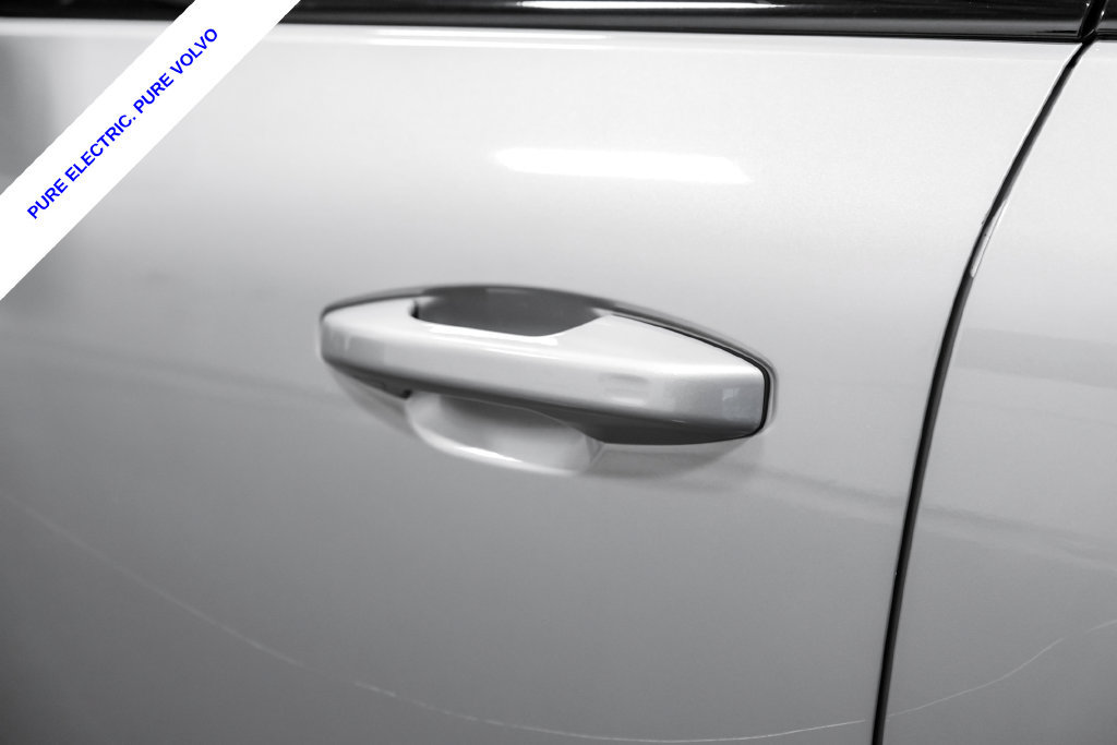 Used 2023 Volvo XC40 Recharge Plus AWD/4WD image 38
