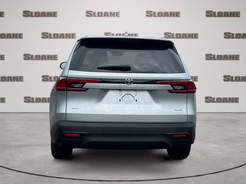 Used 2025 Toyota Grand Highlander AWD image 4