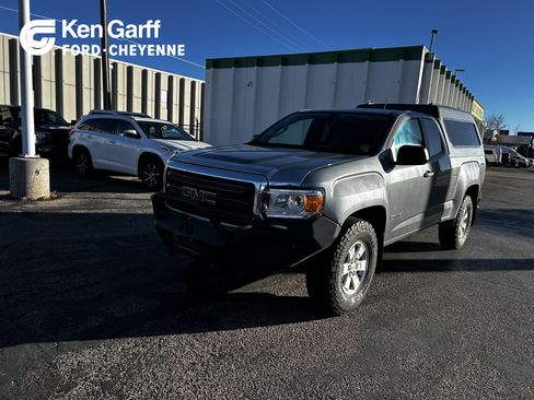 Used 2019 GMC Canyon 4x4 Extended Cab w/ Convenience Package image 1