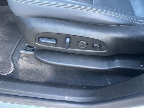 Used 2024 Buick Enclave Premium FWD image 12