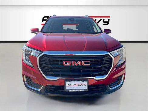 Used 2022 GMC Terrain SLE w/ Driver Convenience Package image 2