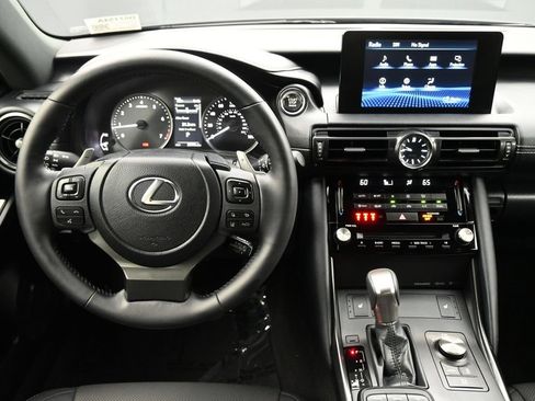 Used 2025 Lexus IS 350 F Sport RWD image 5