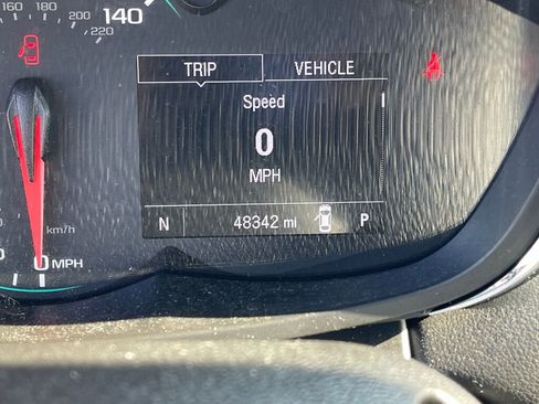 Used 2019 Chevrolet Trax LT w/ LT Convenience Package FWD image 11