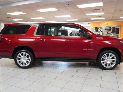 Used 2024 Chevrolet Suburban High Country w/ Advanced Technology Package AWD/4WD image 17
