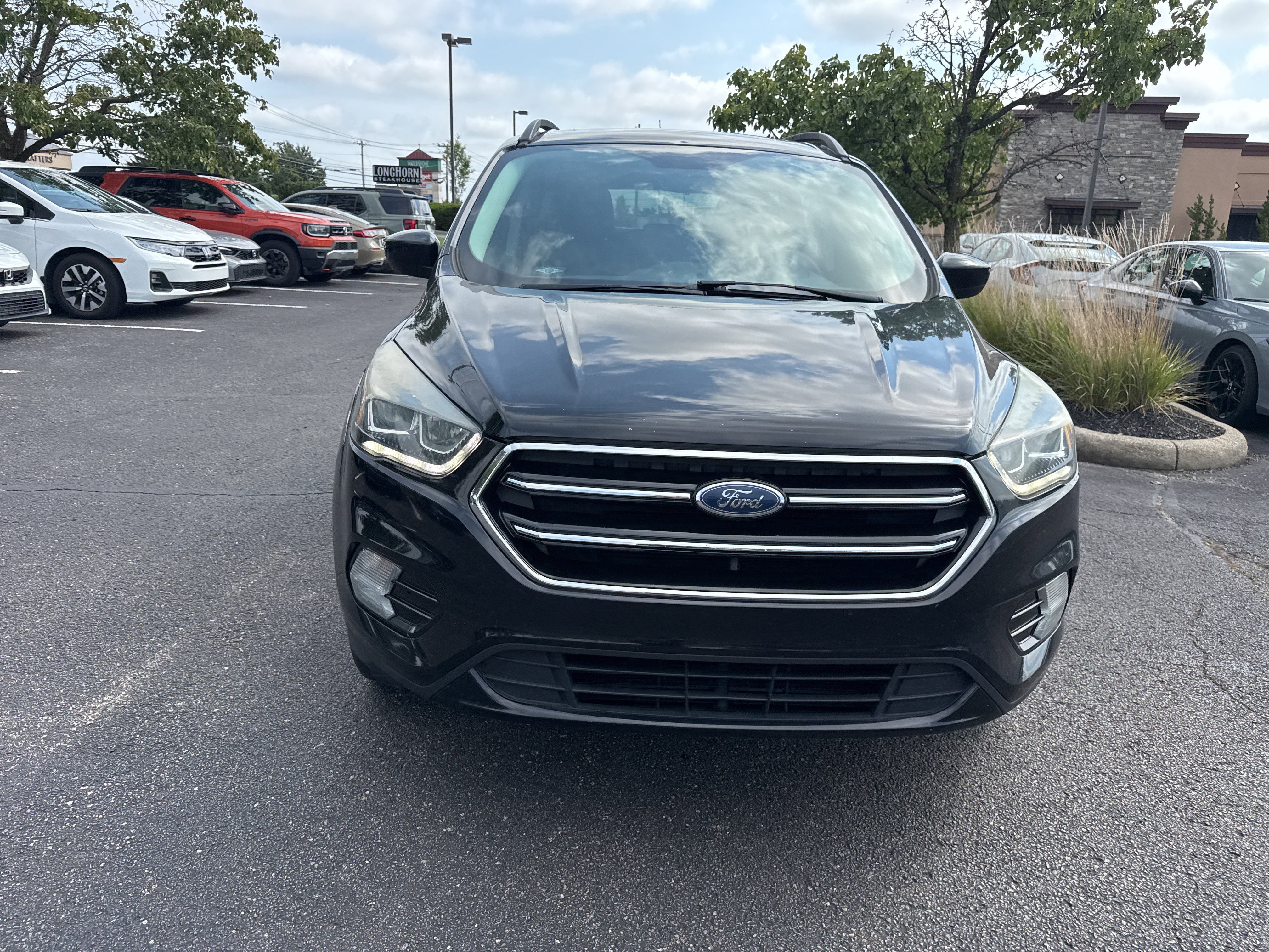 Used 2017 Ford Escape SE w/ SE Sport Appearance Package AWD/4WD image 14
