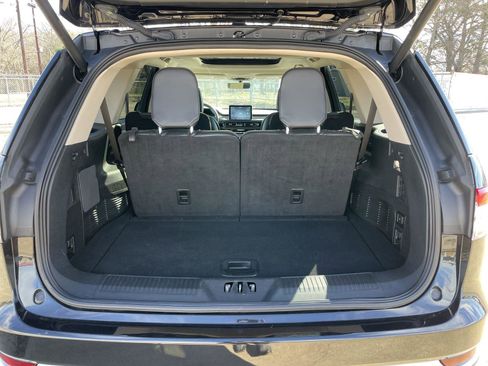 Used 2023 Lincoln Aviator AWD w/ Premium Package image 41