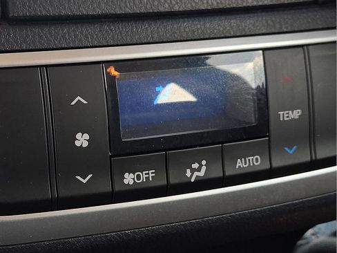 Used 2018 Toyota Highlander Limited FWD image 10