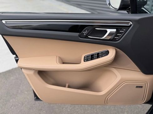 New 2026 Porsche Macan AWD/4WD image 13