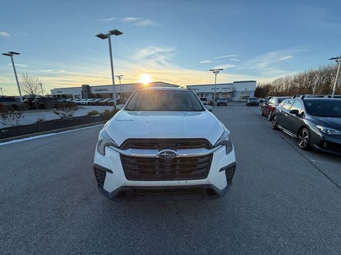 Used 2023 Subaru Ascent Limited w/ Technology Package image 3