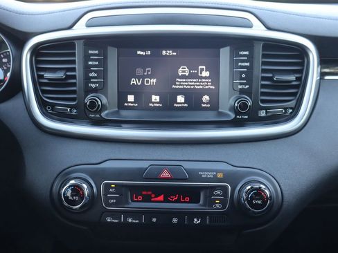 Used 2019 Kia Sorento AWD V6 image 36