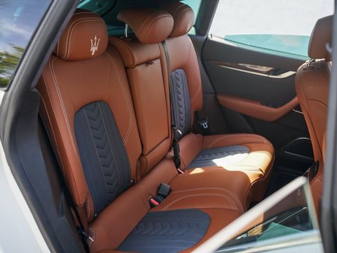 Used 2021 Maserati Levante S GranLusso image 24