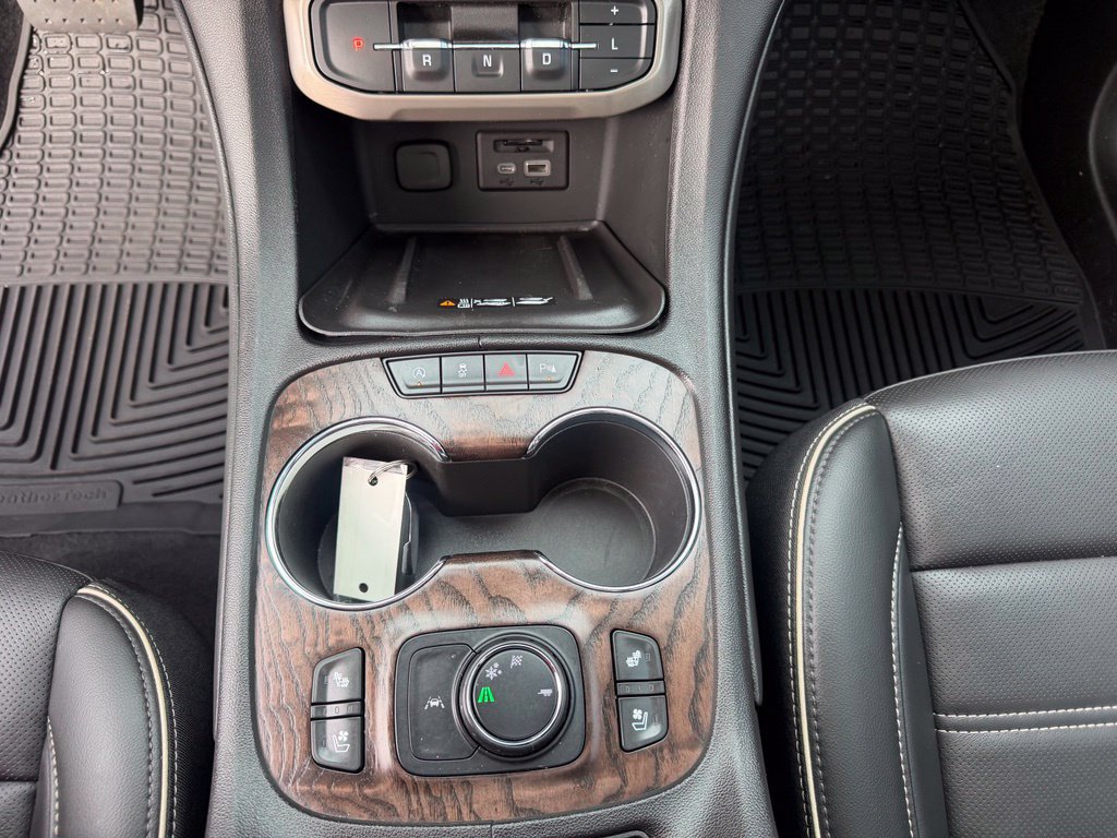 Used 2021 GMC Acadia Denali w/ Denali Technology Package FWD image 36