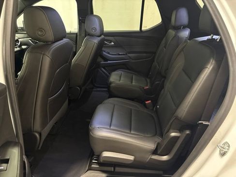 Used 2023 Chevrolet Traverse LT w/ LT Premium Package AWD/4WD image 29
