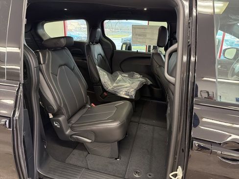 New 2026 Chrysler Pacifica Select w/ S Appearance Package image 26