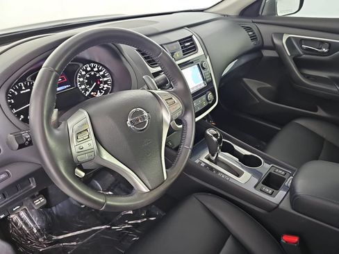 Used 2018 Nissan Altima 2.5 SR w/ SR Midnight Edition FWD image 15