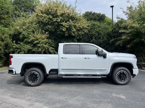 New 2026 Chevrolet Silverado 2500 High Country AWD/4WD image 10