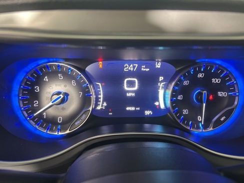 Certified 2025 Chrysler Pacifica Limited image 19