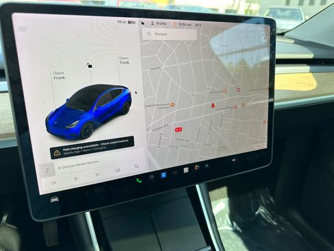 Used 2021 Tesla Model Y Long Range AWD/4WD image 21