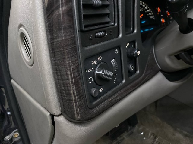 Used 2003 GMC Yukon Denali AWD/4WD image 24