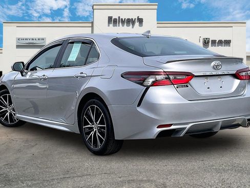 Used 2023 Toyota Camry SE image 12