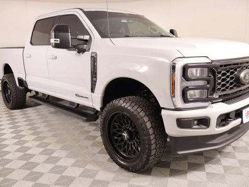 Used 2026 Ford F250 Lariat w/ Black Appearance Package AWD/4WD image 1
